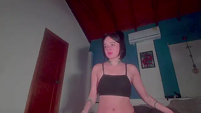 ariana-white- webcam