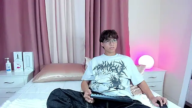 Honeymoon_sariel webcam