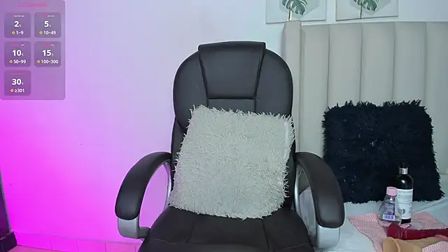 marian_boobs (F young) - show boobs and oil