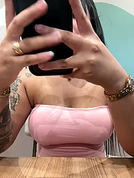 Pretty_Isadora webcam