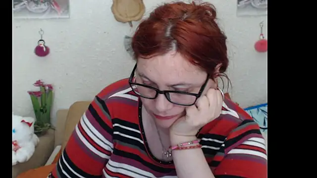 PlayfullMature webcam