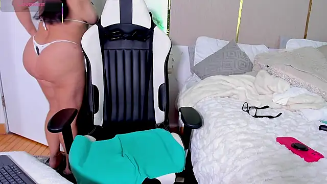 Jadeh_Williams02 webcam