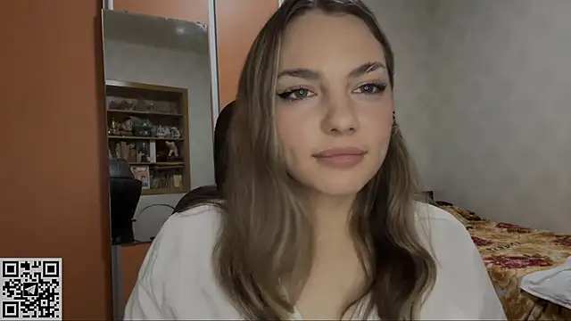 IlanaLafferty webcam