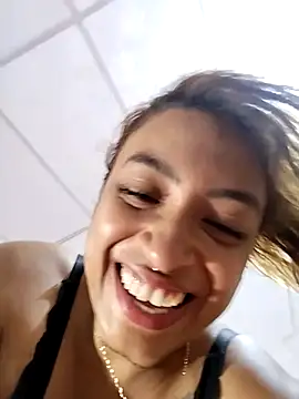 shanell_saenz webcam