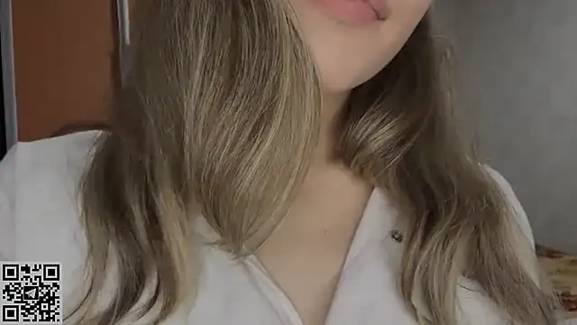 IlanaLafferty webcam