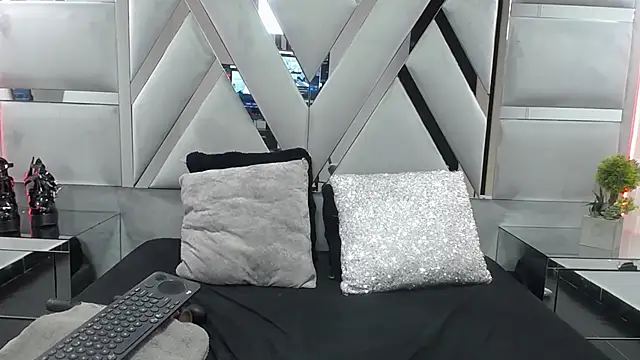 MonzerratBoyer webcam