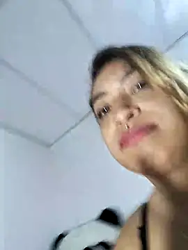 shanell_saenz webcam