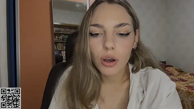 IlanaLafferty webcam