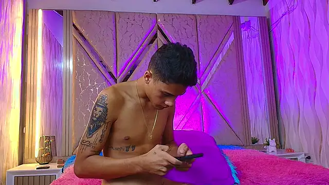 The_big_twink_x webcam