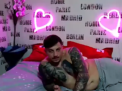 Bya_hootgyrl1 webcam