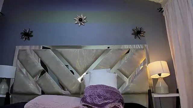 Scarlett_Noirr webcam