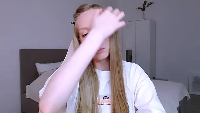 Luna_insniity webcam