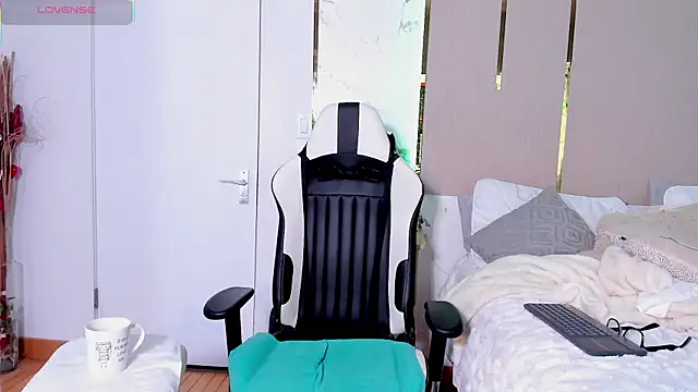 Jadeh_Williams02 webcam