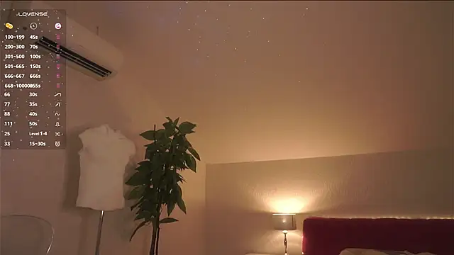 LeonaBelhumeur webcam