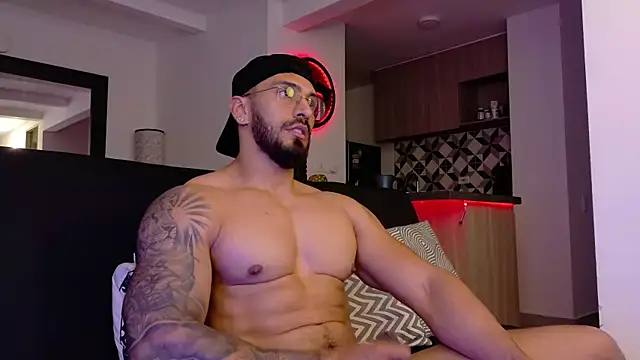 tony_muscle webcam