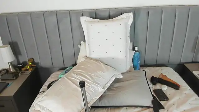 adriana71 (F milf) - Flash Boobs