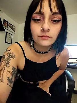 KARINNA__RAVEN webcam