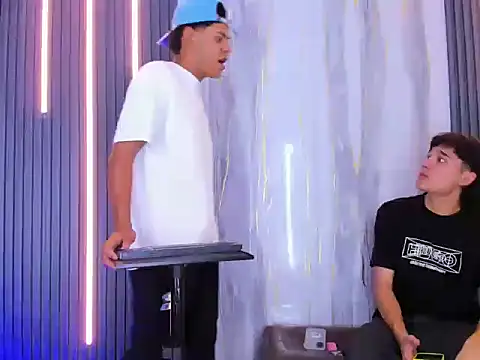 Tommy_bigcock19 webcam