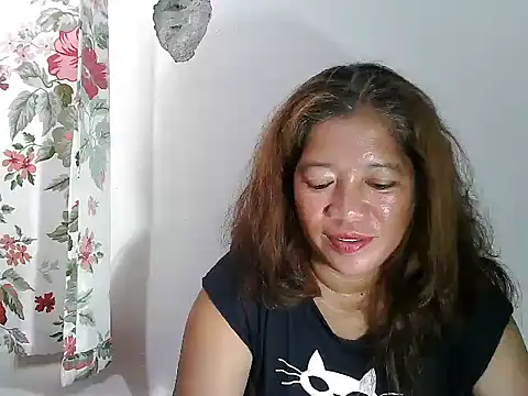 wethornypussy4u webcam