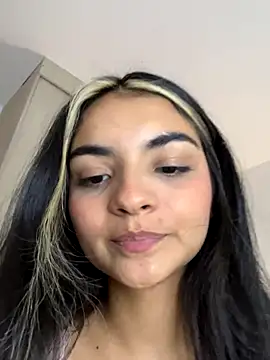 Cat2525's Stripchat show and profile