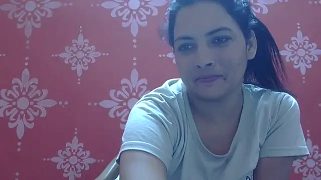 tripti2's Stripchat show and profile