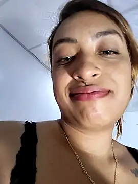 shanell_saenz webcam