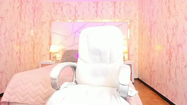 Emily_Whinfre webcam