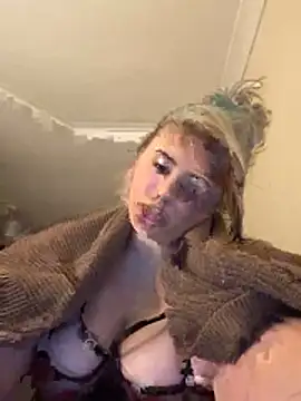 CutieCurvyGirlxo webcam