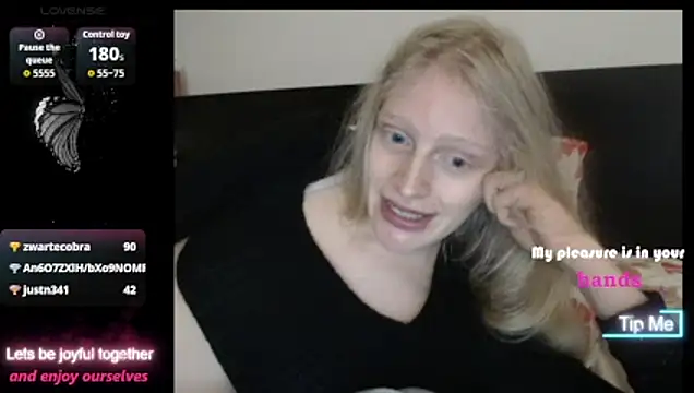 VeronicaJoyful webcam