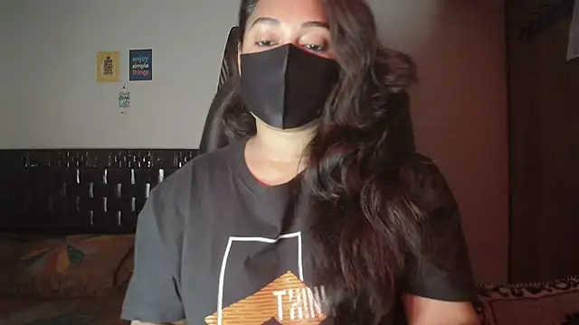 queen_angel67 (F young) - ice on boobs