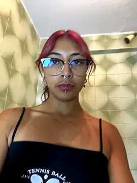 ravengloomy (F teen) - 5 spanks + 1 finger in the ass 👆🤍