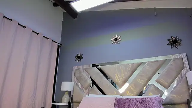 Scarlett_Noirr webcam