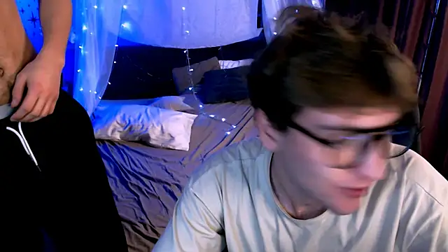 travis_wolf_ live webcam from Sex Land on Ufotopia – Live Cams & Video Chat