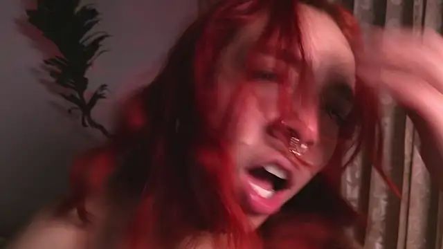 bri_von_dhara__ webcam