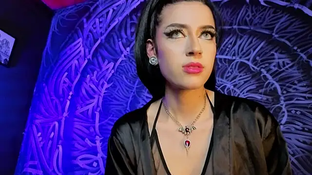 dahlia_darkwood webcam