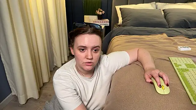 lella_ryann_ - Lella_Ryann_'s free webcam - UK Sex Cams