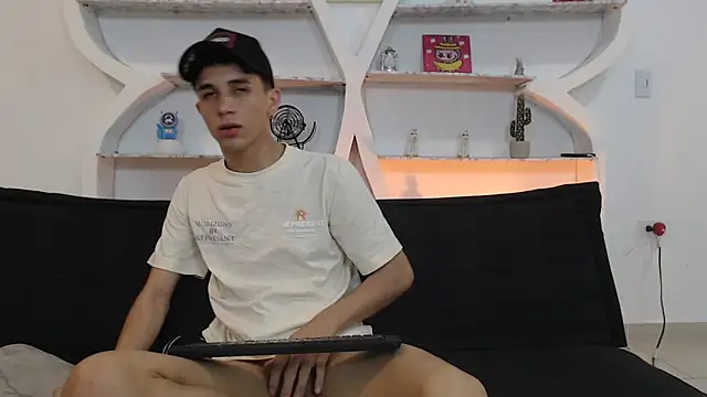 three_guys_hot (G twink) - PLAYING WITH THE FORESPUCE