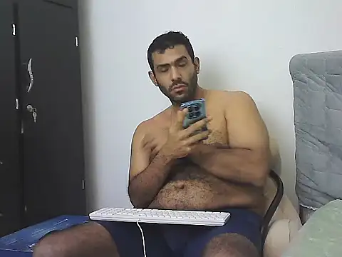 AlphaLatinoBear webcam