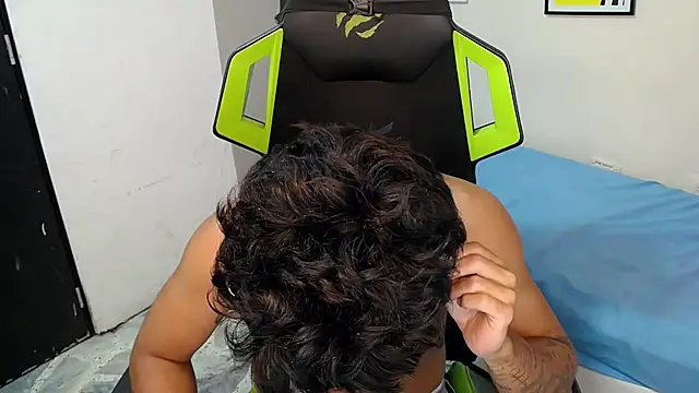 Green_XoX live webcam from Colombia on Ufotopia – Live Cams & Video Chat