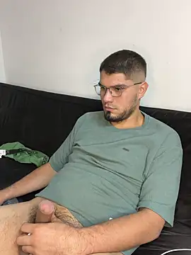 mirallesandbig live webcam from Sex Land on Ufotopia – Live Cams & Video Chat