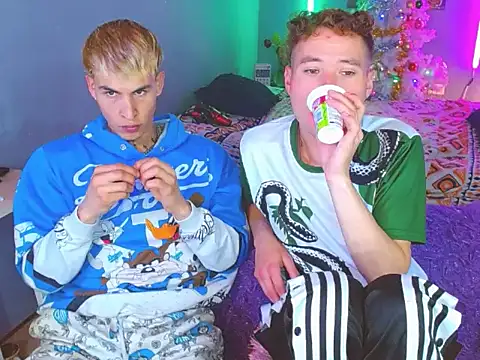 Latin_boysxxxx live webcam from Sex Land on Ufotopia – Live Cams & Video Chat