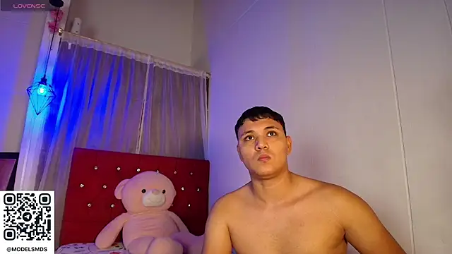 couple_lovelyds webcam