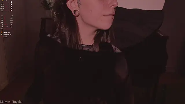 MichaellaMoon webcam