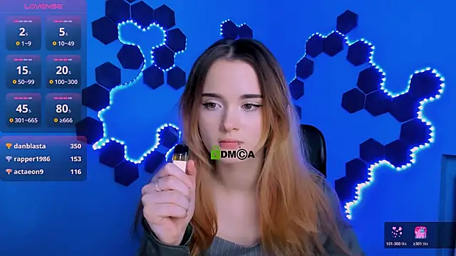 adult nude chat room Liana Kisses