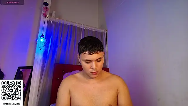 couple_lovelyds webcam