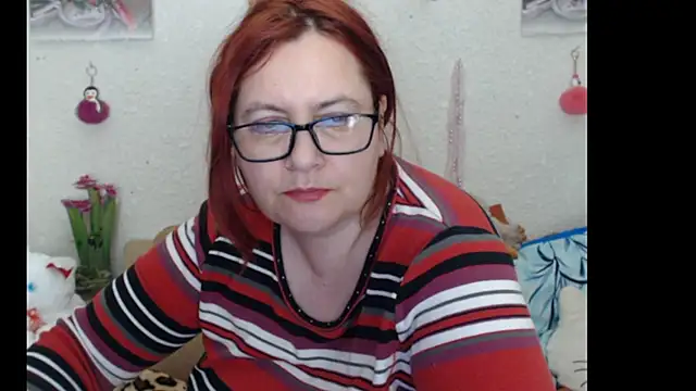 PlayfullMature webcam