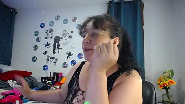 Sweeetness_Milf webcam