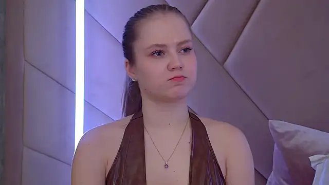 SelinSwarovski webcam