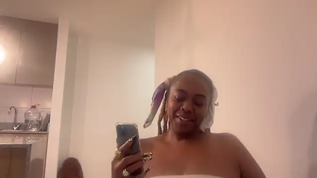 ChocolateCakeQueen webcam