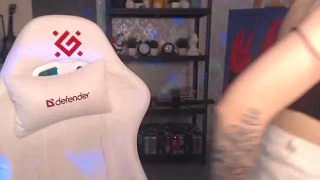 FascinatingEyess webcam